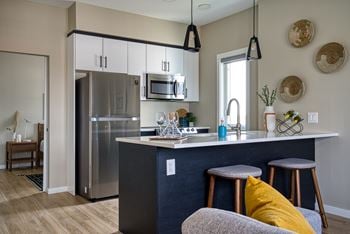 High-gloss cabinets